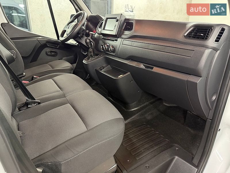 Грузовой фургон Renault Master 2022 в Полтаве