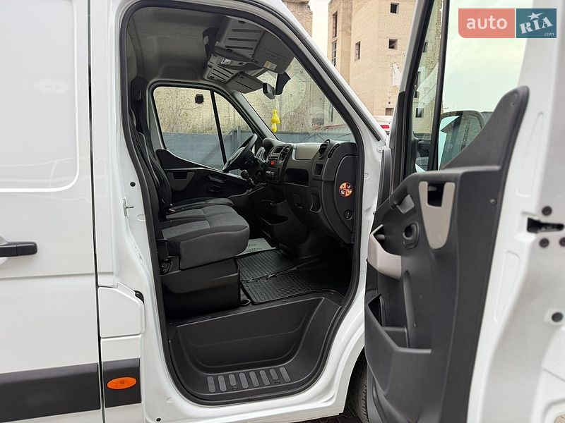 Грузовой фургон Renault Master 2018 в Дубно
