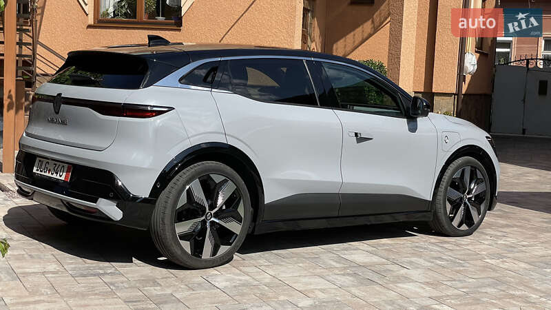 Внедорожник / Кроссовер Renault Megane E-Tech Electric 2022 в Мукачево