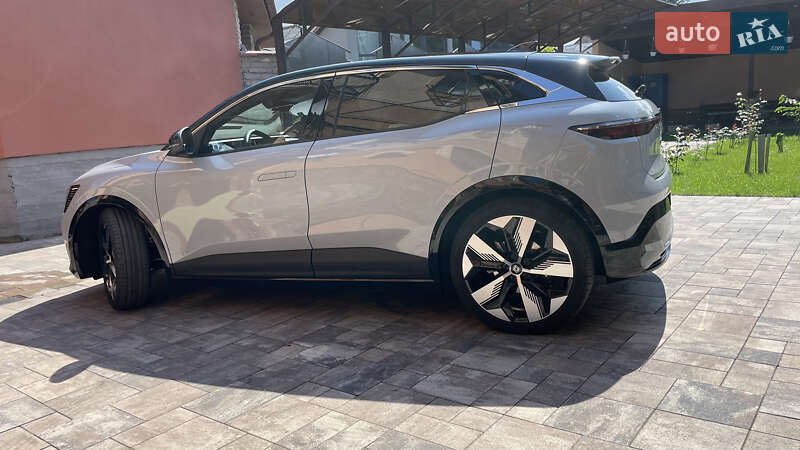 Внедорожник / Кроссовер Renault Megane E-Tech Electric 2022 в Мукачево