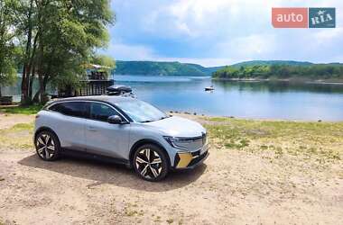 Позашляховик / Кросовер Renault Megane E-Tech Electric 2022 в 