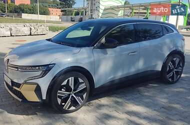 Позашляховик / Кросовер Renault Megane E-Tech Electric 2022 в 