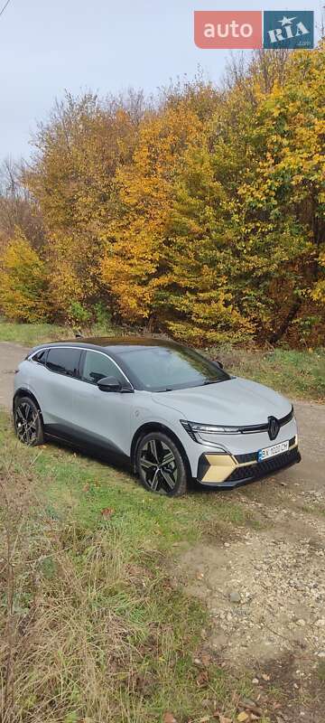 Внедорожник / Кроссовер Renault Megane E-Tech Electric 2022 в Хмельницком