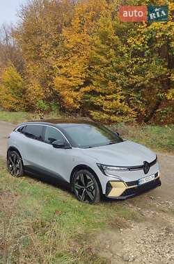 Позашляховик / Кросовер Renault Megane E-Tech Electric 2022 в 