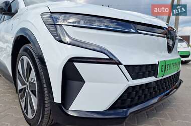 Позашляховик / Кросовер Renault Megane E-Tech Electric 2022 в 