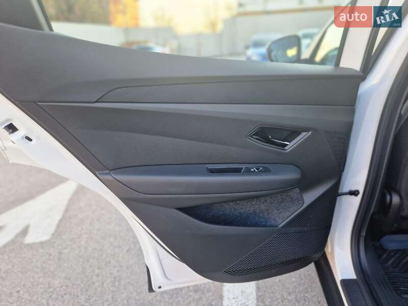 Позашляховик / Кросовер Renault Megane E-Tech Electric 2022 в Харкові фото 12 Позашляховик / Кросовер Renault Megane E-Tech Electric 2022 в Харкові