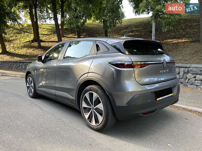 Внедорожник / Кроссовер Renault Megane E-Tech Electric 2022 в Киеве