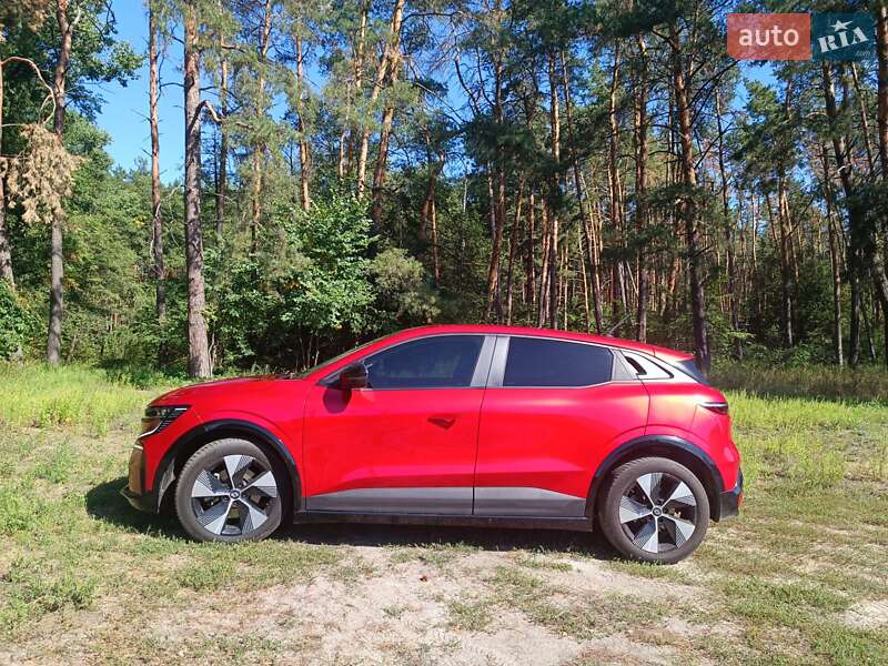 Позашляховик / Кросовер Renault Megane E-Tech Electric 2022 в Полтаві