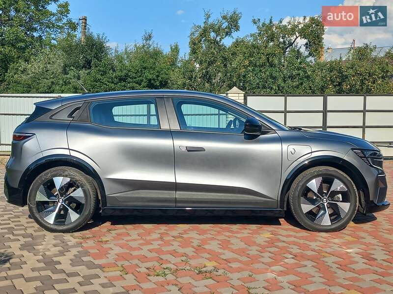 Внедорожник / Кроссовер Renault Megane E-Tech Electric 2022 в Калуше