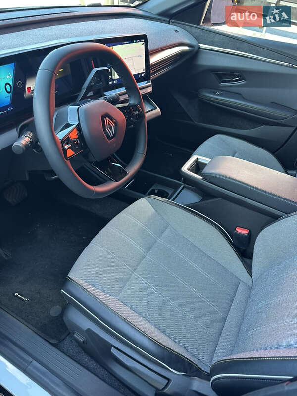 Внедорожник / Кроссовер Renault Megane E-Tech Electric 2024 в Житомире