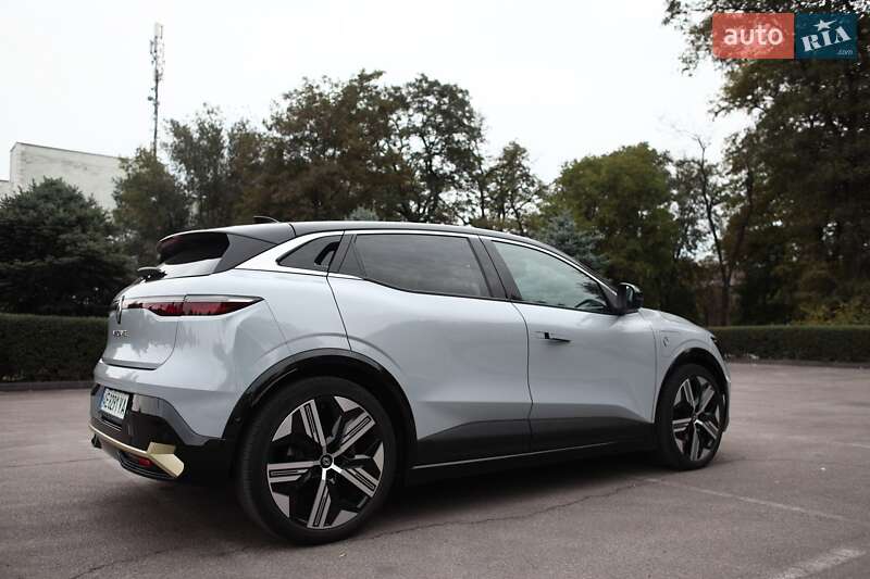 Внедорожник / Кроссовер Renault Megane E-Tech Electric 2022 в Каменском