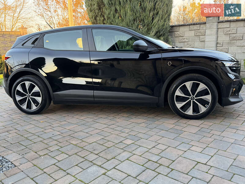 Позашляховик / Кросовер Renault Megane E-Tech Electric 2024 в Рівному