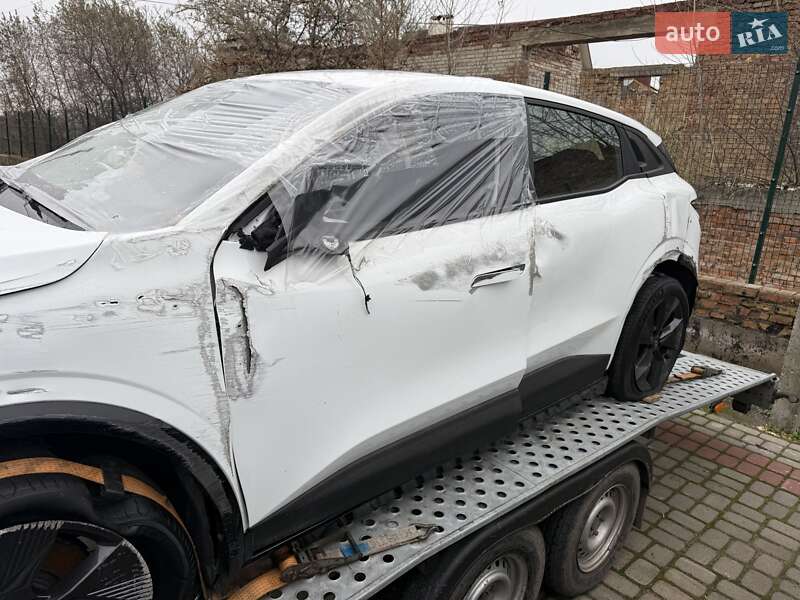 Внедорожник / Кроссовер Renault Megane E-Tech Electric 2024 в Луцке