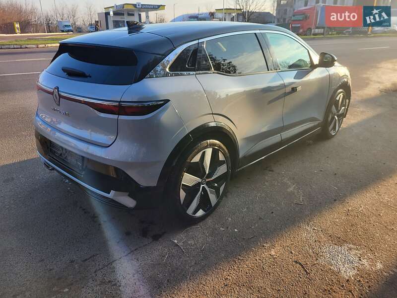 Renault Megane E-Tech Electric, photos from the listing