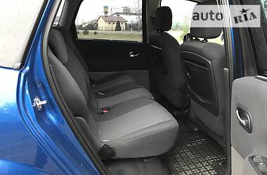 Хетчбек Renault Megane Scenic 2007 в 