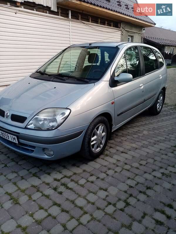 Минивэн Renault Megane Scenic 2002 в Надворной