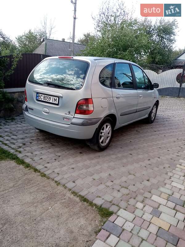 Минивэн Renault Megane Scenic 2002 в Надворной