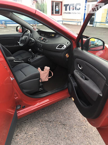 Хетчбек Renault Megane Scenic 2011 в Умані