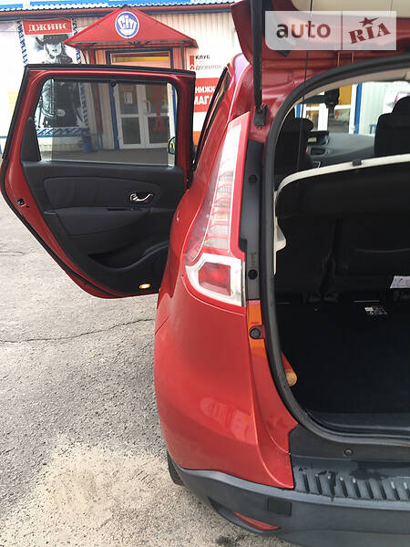 Хетчбек Renault Megane Scenic 2011 в Умані