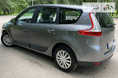 Мінівен Renault Megane Scenic 2009 в 