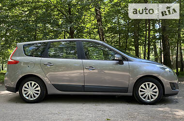 Мінівен Renault Megane Scenic 2009 в 