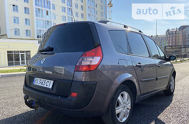 Хетчбек Renault Megane Scenic 2004 в 
