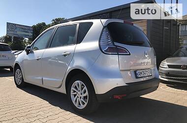 Мінівен Renault Megane Scenic 2015 в 
