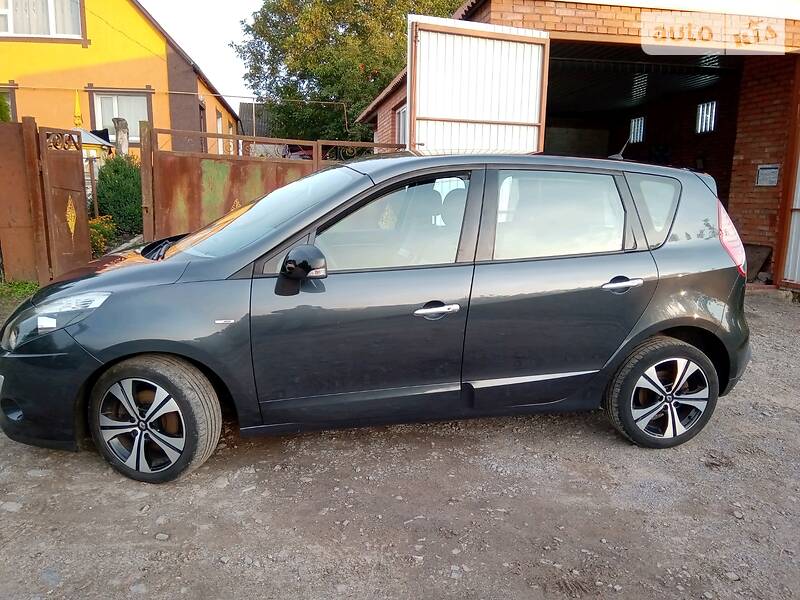Renault Megane Scenic BOSE