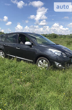 Универсал Renault Megane Scenic 2010 в Остроге