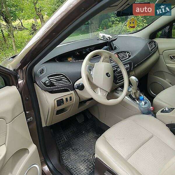 Минивэн Renault Megane Scenic 2011 в Дубно фото 12 Минивэн Renault Megane Scenic 2011 в Дубно