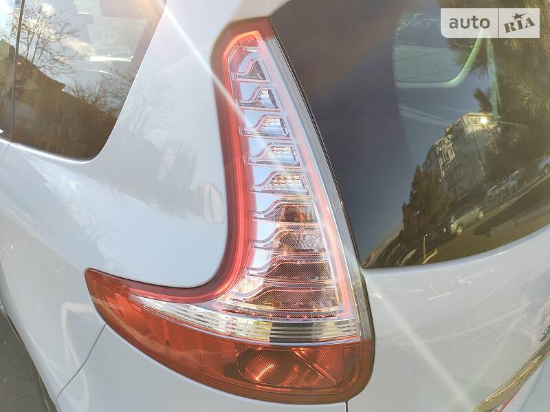 Мінівен Renault Megane Scenic 2016 в Бориславі