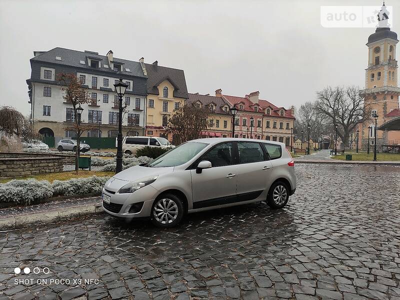 Минивэн Renault Megane Scenic 2010 в Каменец-Подольском