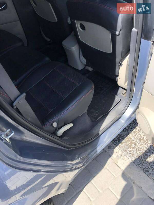 Минивэн Renault Megane Scenic 2007 в Виноградове