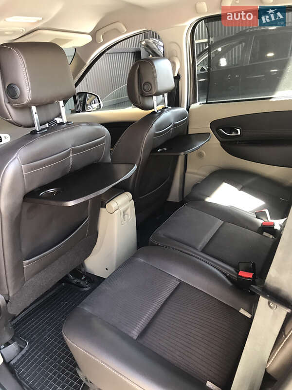 Мінівен Renault Megane Scenic 2010 в Івано-Франківську фото 6 Мінівен Renault Megane Scenic 2010 в Івано-Франківську