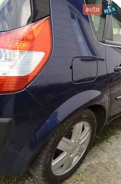 Минивэн Renault Megane Scenic 2005 в 