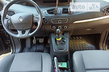 Минивэн Renault Megane Scenic 2011 в 
