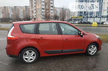 Минивэн Renault Megane Scenic 2012 в 
