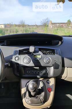 Минивэн Renault Megane Scenic 2006 в Костополе