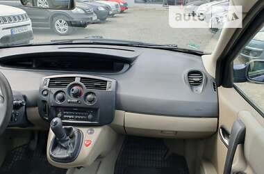 Минивэн Renault Megane Scenic 2005 в 