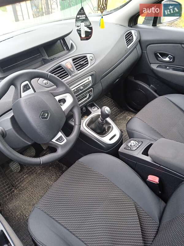Renault Megane Scenic 2011