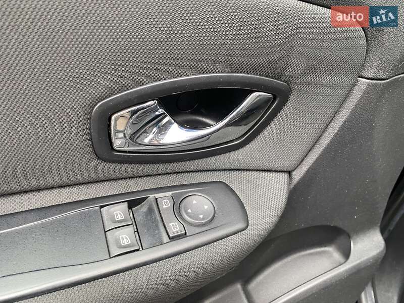 Минивэн Renault Megane Scenic 2012 в Лебедине