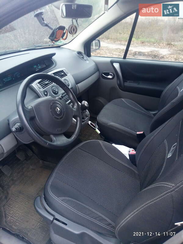 Минивэн Renault Megane Scenic 2005 в Петропавловке