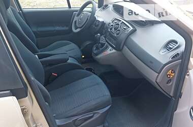 Минивэн Renault Megane Scenic 2006 в 