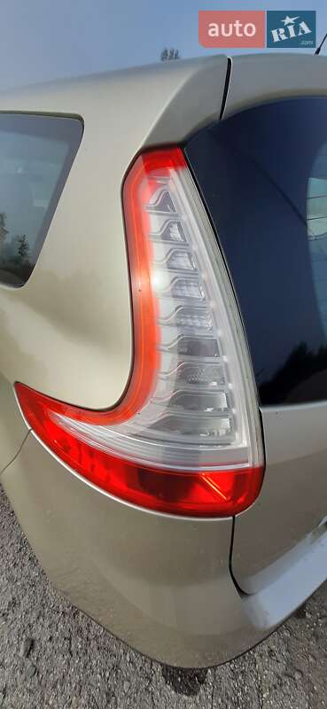 Мінівен Renault Megane Scenic 2009 в Тисмениці