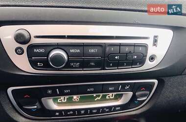 Мінівен Renault Megane Scenic 2015 в 