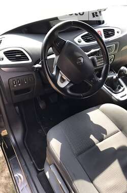 Мінівен Renault Megane Scenic 2010 в Новояворівську