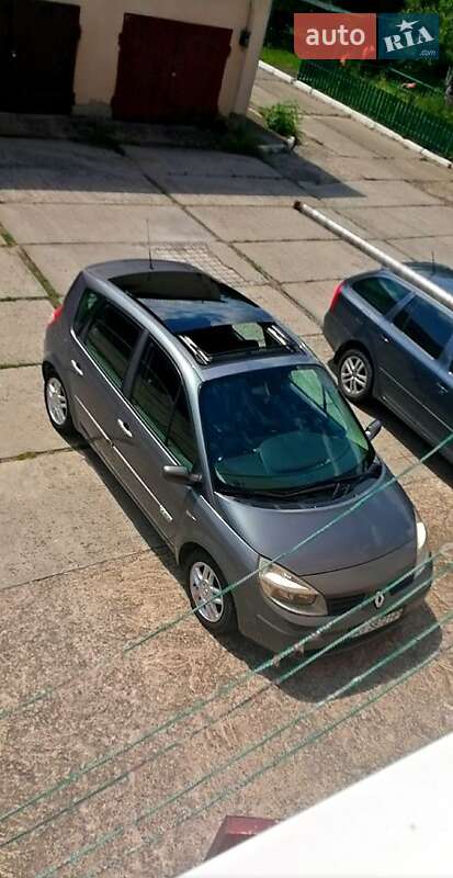 Мінівен Renault Megane Scenic 2005 в Долині