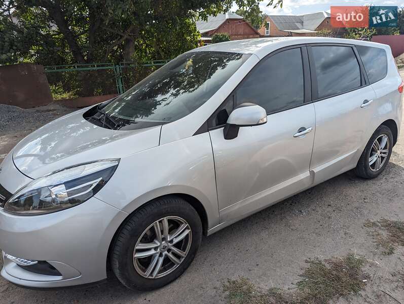 Мінівен Renault Megane Scenic 2015 в 
