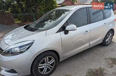 Мінівен Renault Megane Scenic 2015 в 