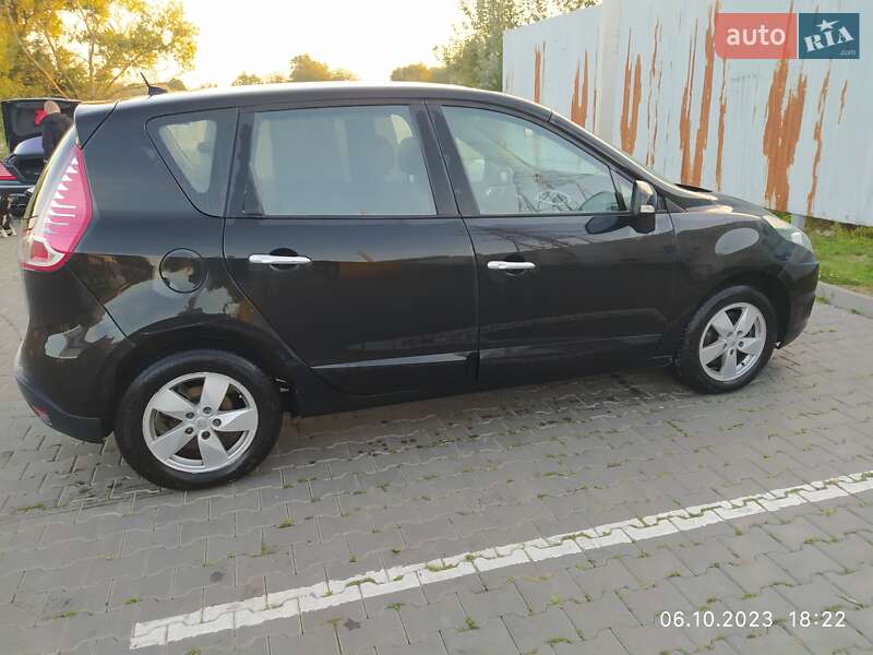 Минивэн Renault Megane Scenic 2010 в Черновцах